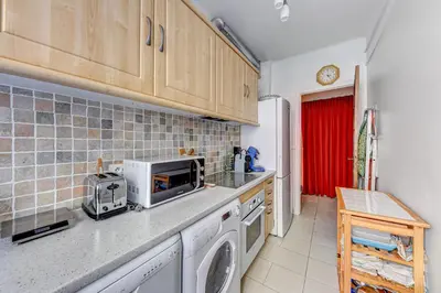 Cuisine ou kitchenette dans l'établissement Appartement Groult - Welkeys