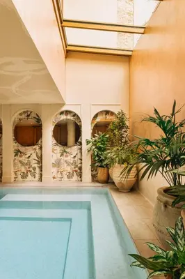 Piscine de l'établissement Bloom House Hôtel & SPA ou située à proximité