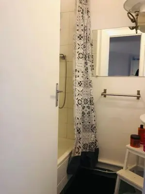 Salle de bains dans l'établissement Habitation CASSIOPEE