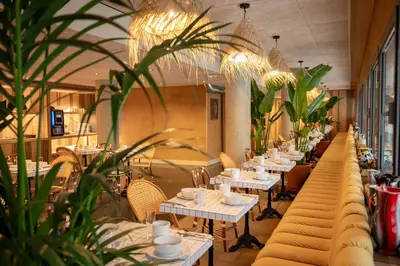 Coin salon dans l'établissement Kopster Hotel Paris Porte de Versailles
