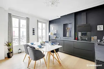 Cuisine ou kitchenette dans l'établissement Elegant apartment - 1BR-4P - Les Batignolles