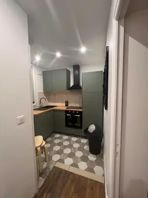 Cuisine ou kitchenette dans l'établissement New Entiry apartment-Private rooms in Paris