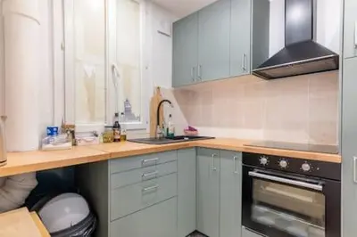 Cuisine ou kitchenette dans l'établissement New Entiry apartment-Private rooms in Paris
