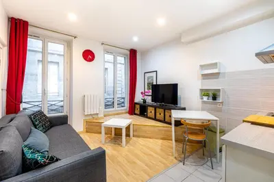 Télévision ou salle de divertissement dans l'établissement GuestReady - Quaint retreat in the heart of Paris