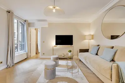 Télévision ou salle de divertissement dans l'établissement Charming apartment - 1BR-4P - Montmartre