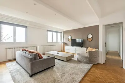 Coin salon dans l'établissement Appartement luxueux vue Tour Eiffel - Defense