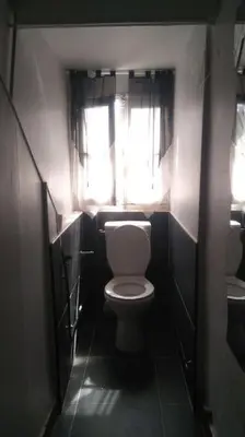 Salle de bains dans l'établissement Studette tout équipée pour 1 pers- 8 ème Arr Paris