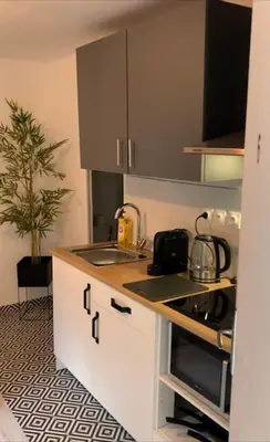 Cuisine ou kitchenette dans l'établissement Studio VI proche ligne 14 Kremlin Bicêtre