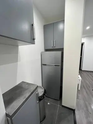 Cuisine ou kitchenette dans l'établissement Beau T2 à Arcueil proche RER B.