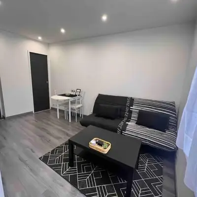 Beau T2 à Arcueil proche RER B.