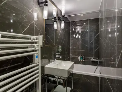 Salle de bains dans l'établissement Merveil - Luxury Suite -ChampsElysees-Florentin II