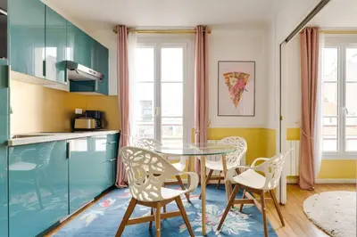 Cuisine ou kitchenette dans l'établissement Duplex Moderne Cosy - Proche Porte d'Italie - Parking