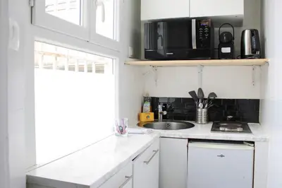 Cuisine ou kitchenette dans l'établissement Nice studio - 2P - near Paris