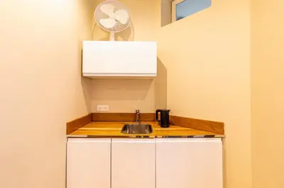 Cuisine ou kitchenette dans l'établissement GuestReady -Beautiful 2-Room in the Heart of Paris