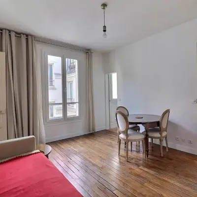 Sweet and cosy apartment near the Eiffel Tower