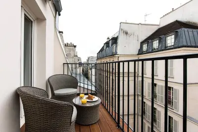 Balcon ou terrasse dans l'établissement Superbe studio avec balcon au coeur de Montorgueil