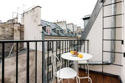 Balcon ou terrasse dans l'établissement Superbe studio avec balcon au coeur de Montorgueil