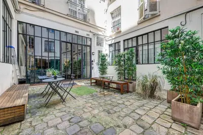 Jardin de l'établissement Stylish and sunny 7BD with garden for 17 guests!