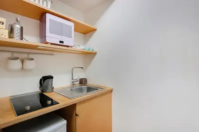 Cuisine ou kitchenette dans l'établissement le plumassier du roi