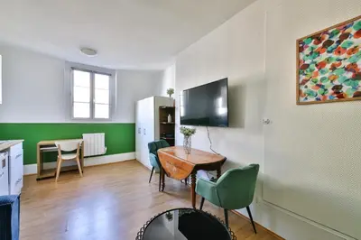 Télévision ou salle de divertissement dans l'établissement 41.Studio 2Pers#Sèvres-Lecourbe#Necker