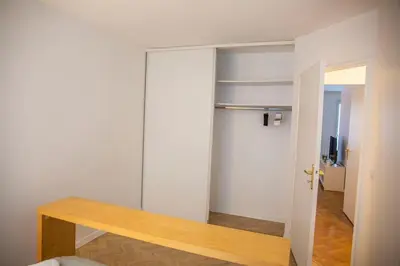 Plan de l'établissement Grand 2 pièces balcon Parking porte PARIS