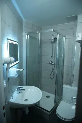 Salle de bains dans l'établissement Hôtel du Marché Paris