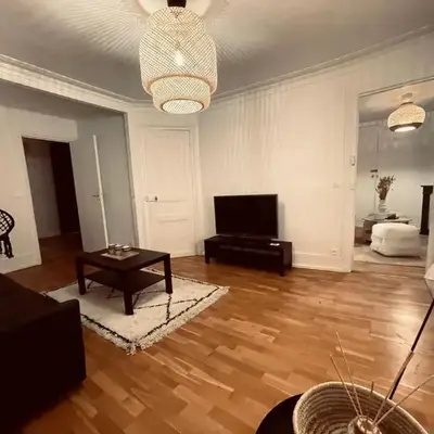 Chic Apartment on the famous shopping Rue du Faubourg Saint-Honoré street