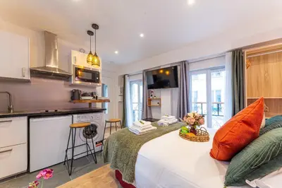 Cuisine ou kitchenette dans l'établissement Cosy studio - 2P - Center of Paris