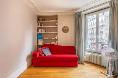 Coin salon dans l'établissement GuestReady - Séjour vintage dans le 8e arr.