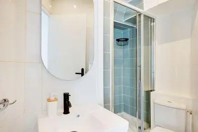 Salle de bains dans l'établissement Magnifique 3 pièces Paris 18ème