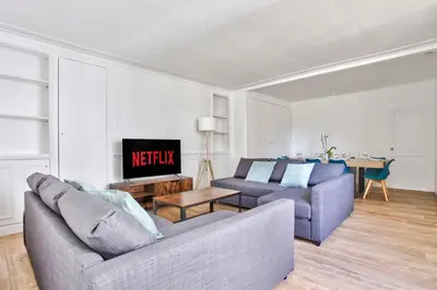 Plan de l'établissement Appartement Quartier Le Marais 1 Free Netflix