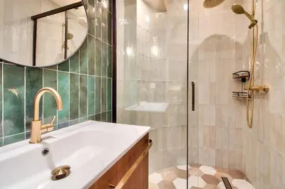 Salle de bains dans l'établissement Cozy apartement heart of Montmartre & historic Paris