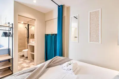 Salle de bains dans l'établissement Cozy apartement historic Center Paris & Montmartre
