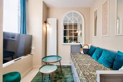 Coin salon dans l'établissement Cozy apartement historic Center Paris & Montmartre