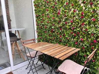 Plan de l'établissement Rare! private garden in Paris, close to Sacre Coeur Basilica!