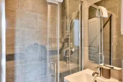 Salle de bains dans l'établissement Résidence Paris Ivry House