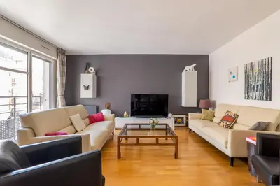 Télévision ou salle de divertissement dans l'établissement Veeve - Village Vision
