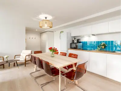 Cuisine ou kitchenette dans l'établissement Merveil - Family Suite - Tour Eiffel - Viala II