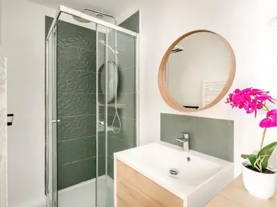 Salle de bains dans l'établissement Merveil - Family Suite - Tour Eiffel - Viala I