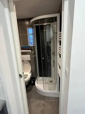 Salle de bains dans l'établissement Duplex T2 à Arcueil à 3min arrêt Laplace RER B