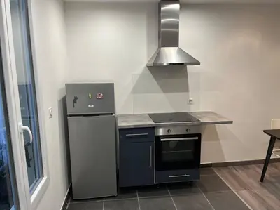 Cuisine ou kitchenette dans l'établissement Duplex T2 à Arcueil à 3min arrêt Laplace RER B