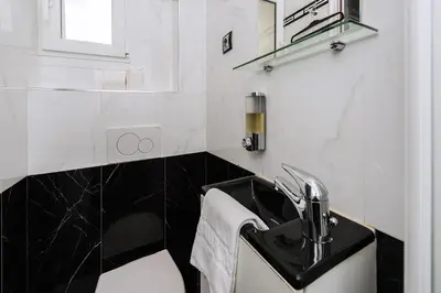 Plan de l'établissement Charmant studio près des Champs-Élysées