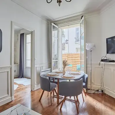 Residence Tour Eiffel by Studio prestige