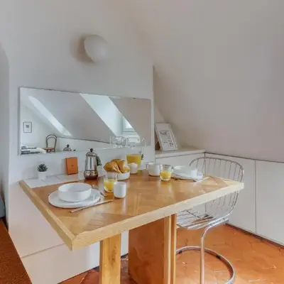 Studio Cocoon with View in the Heart of Paris 09