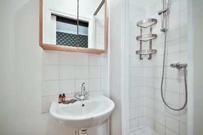 Salle de bains dans l'établissement 0#Appart 2pers#Jardin Luxembourg#NECKER
