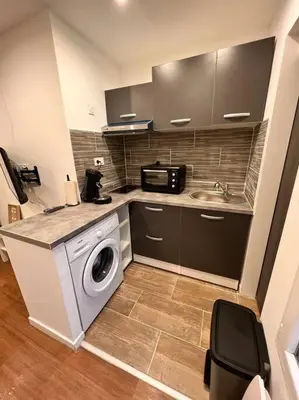 Cuisine ou kitchenette dans l'établissement Arcueil 2P Moderne Proche RER B