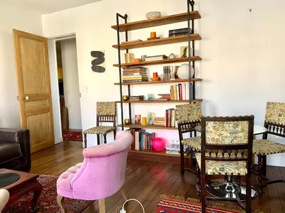 Coin salon dans l'établissement Love Nest In Paris