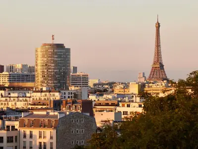 Vue générale sur Issy-les-Moulineaux ou vue de la ville depuis l'hôtel