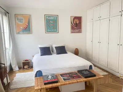 Un ou plusieurs lits dans un hébergement de l'établissement Au pied de Montmartre