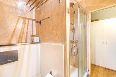 Salle de bains dans l'établissement GuestReady - Clear Sunshine near Panthéon